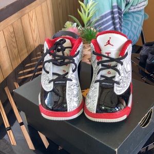 Jordan dub zero size 8c Red and black